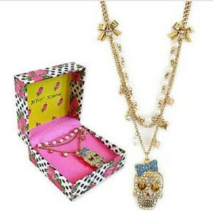 Betsy Johnson Skull Necklace